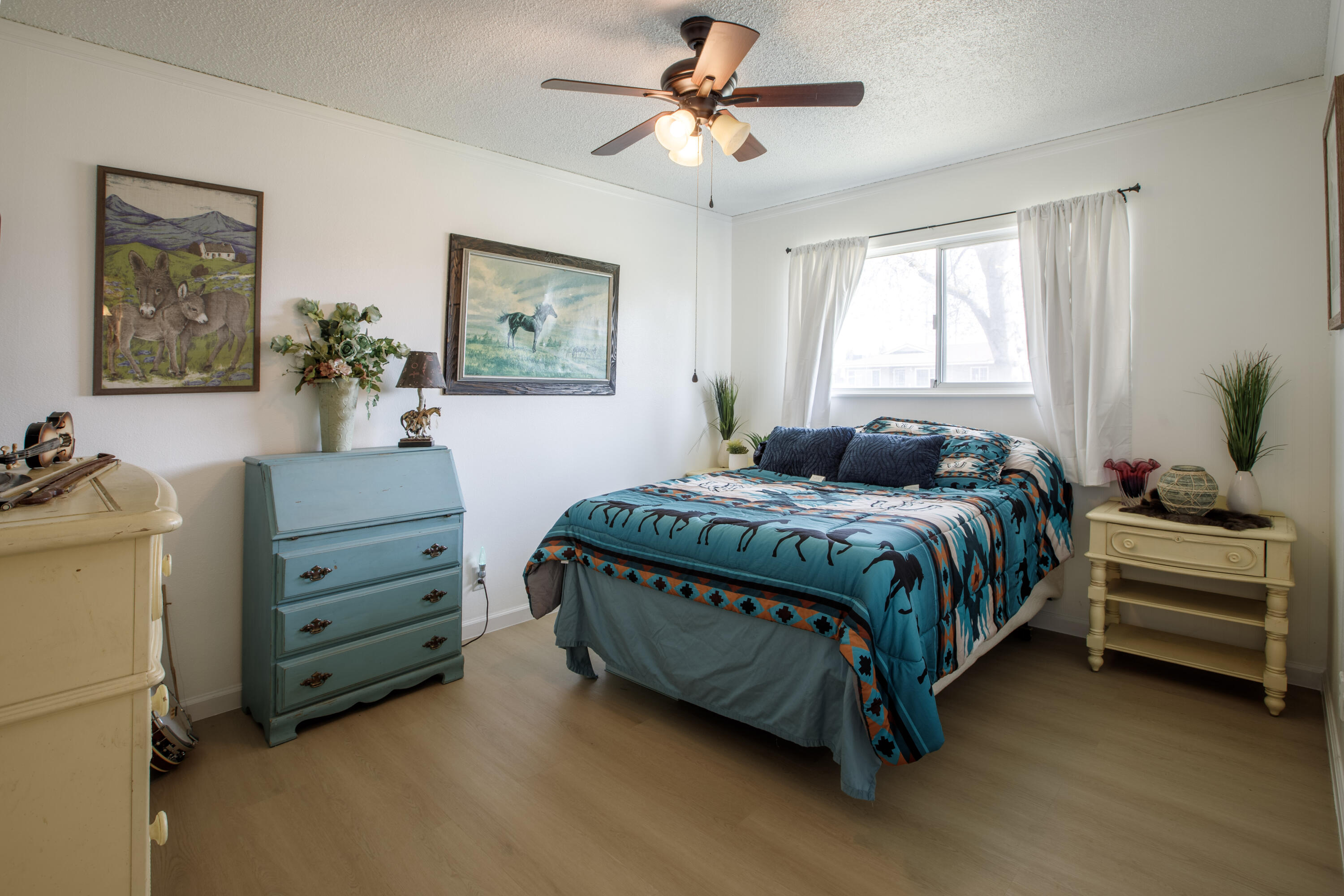 4069 N Sunnyside Ave, Fresno, CA 93727