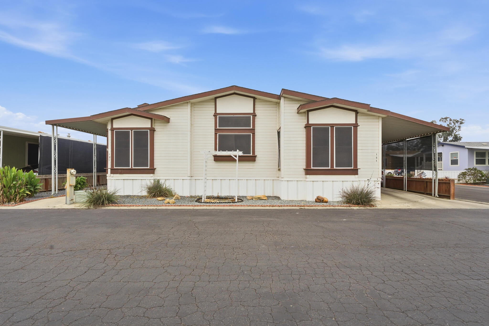 900 E Rankin Ave #121, Tulare, CA 93274