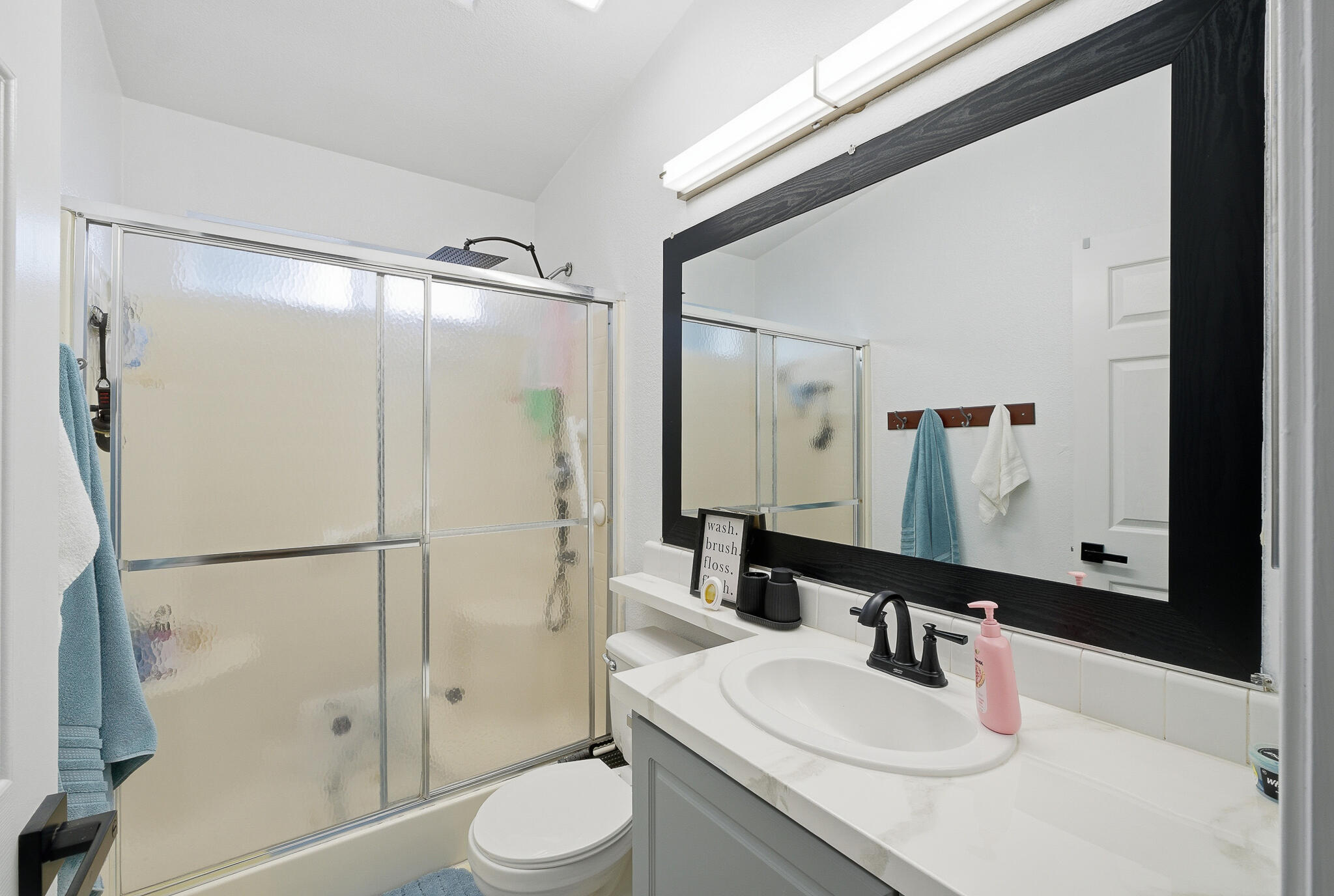 900 E Rankin Ave #121, Tulare, CA 93274