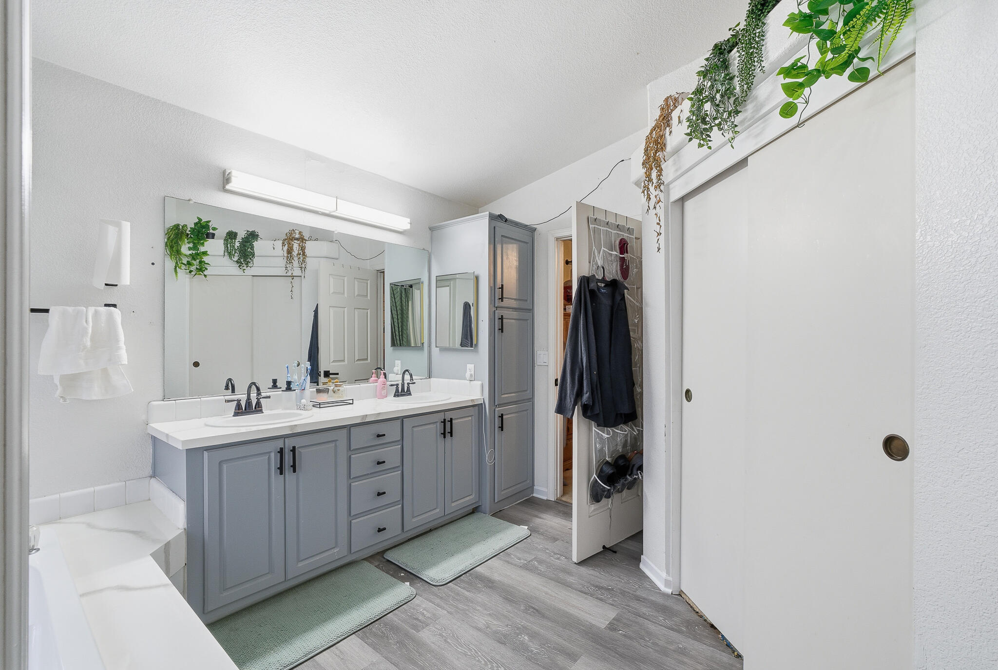 900 E Rankin Ave #121, Tulare, CA 93274