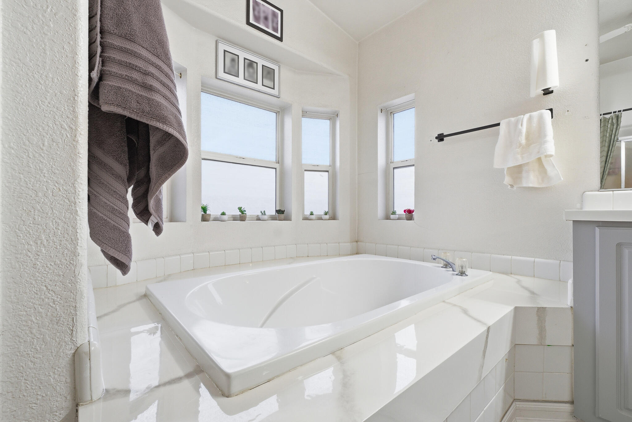 900 E Rankin Ave #121, Tulare, CA 93274