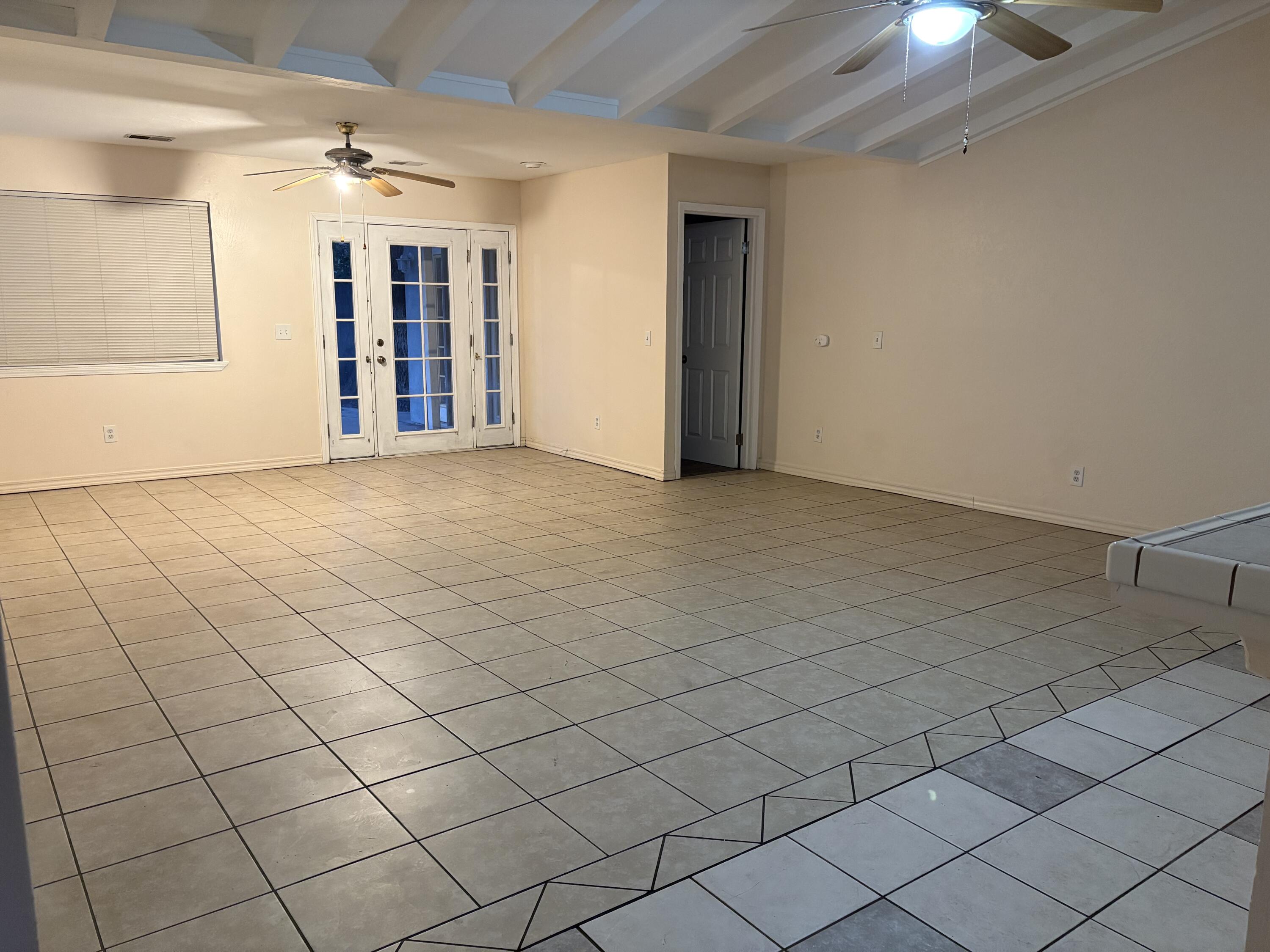 622 W Howard Ave, Visalia, CA 93277