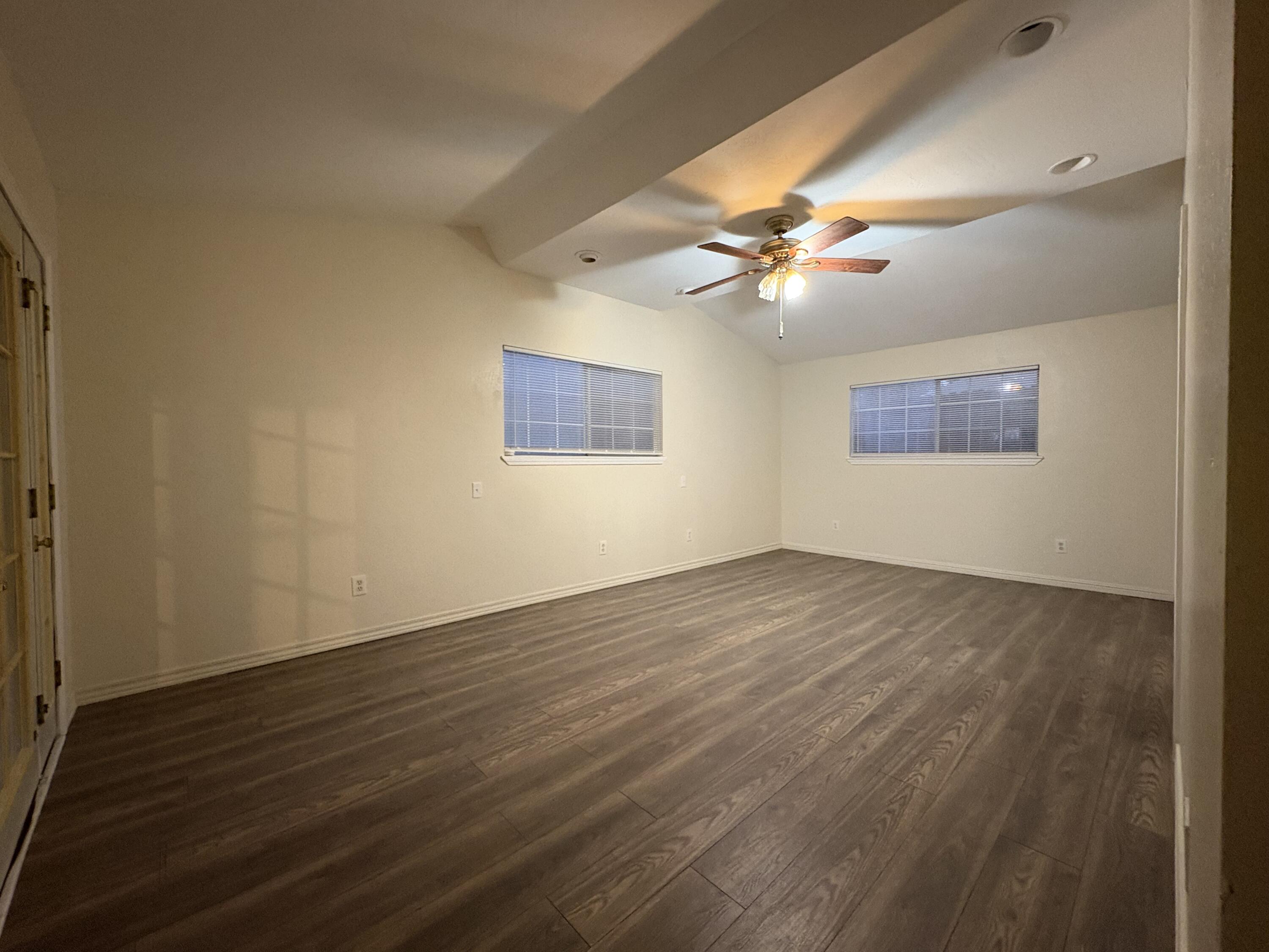 622 W Howard Ave, Visalia, CA 93277