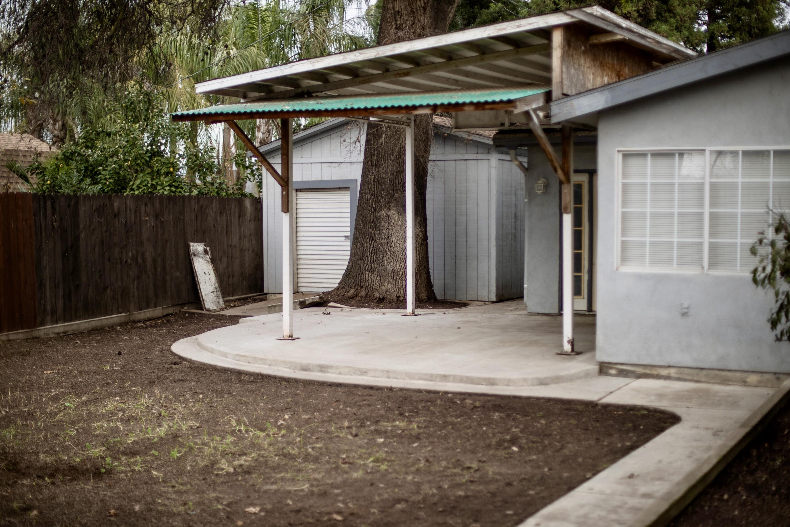 622 W Howard Ave, Visalia, CA 93277