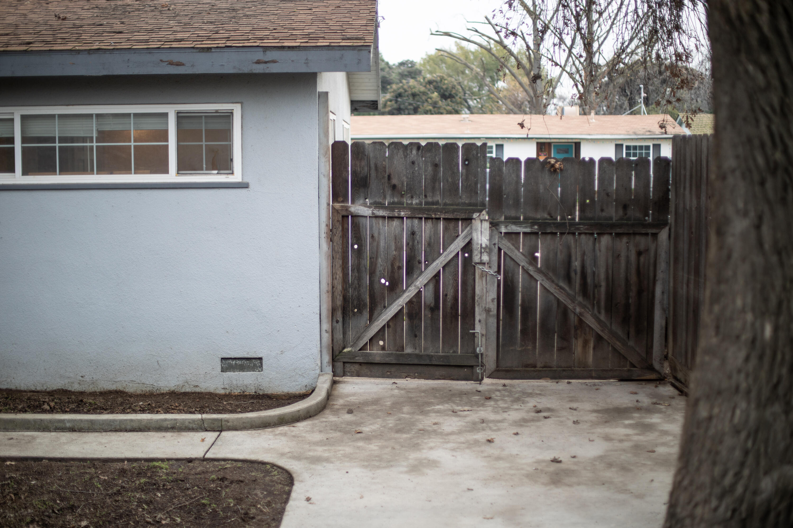 622 W Howard Ave, Visalia, CA 93277