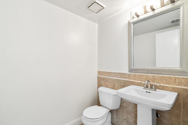 1217 E Ferguson Ave, Visalia, CA 93292