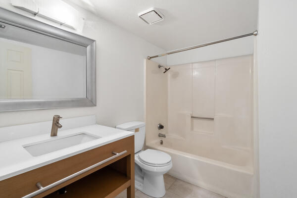 1217 E Ferguson Ave, Visalia, CA 93292