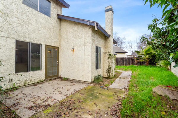 1217 E Ferguson Ave, Visalia, CA 93292