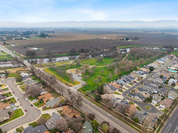 1217 E Ferguson Ave, Visalia, CA 93292