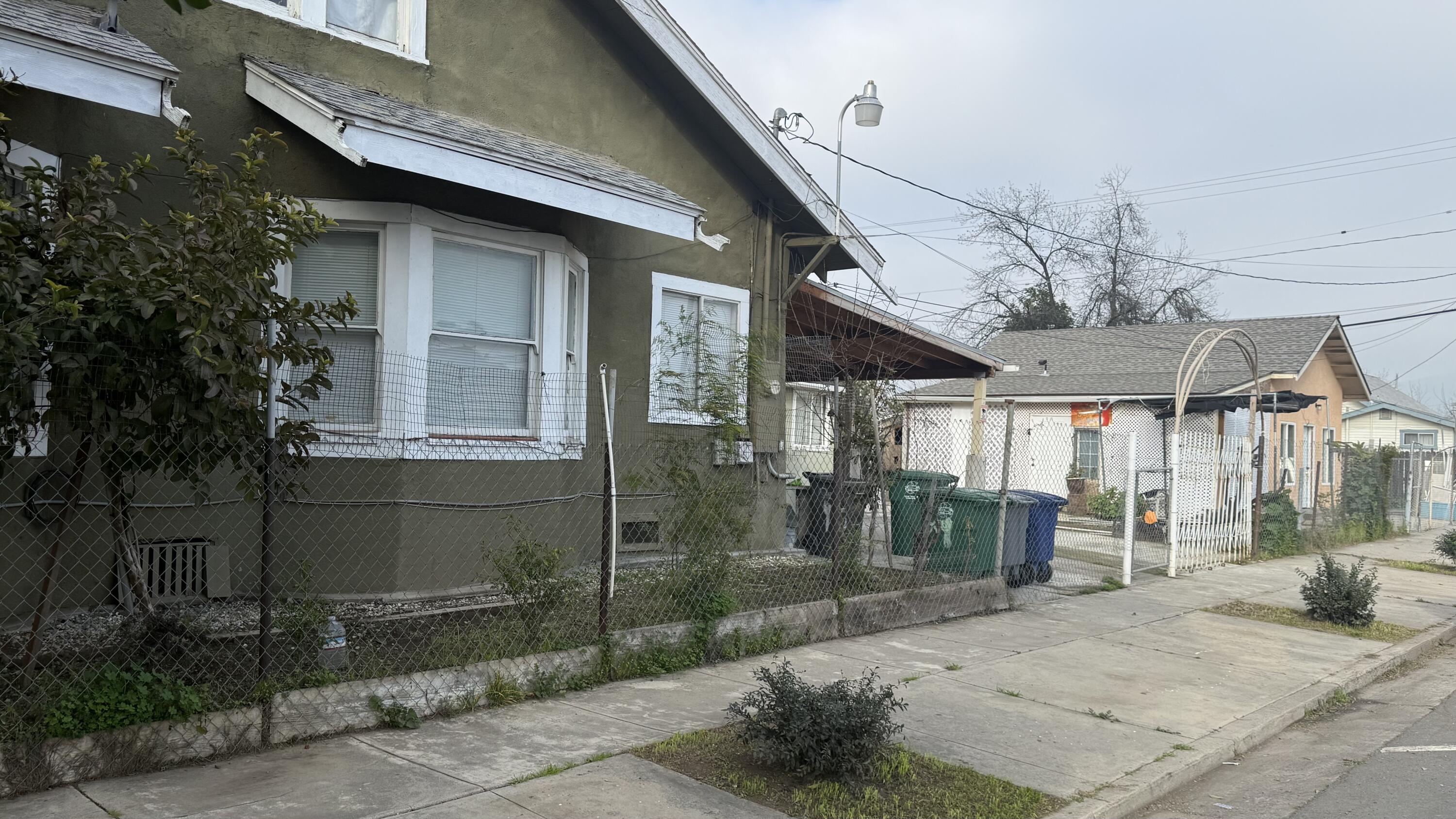 196 S Mirage Ave, Lindsay, CA 93247