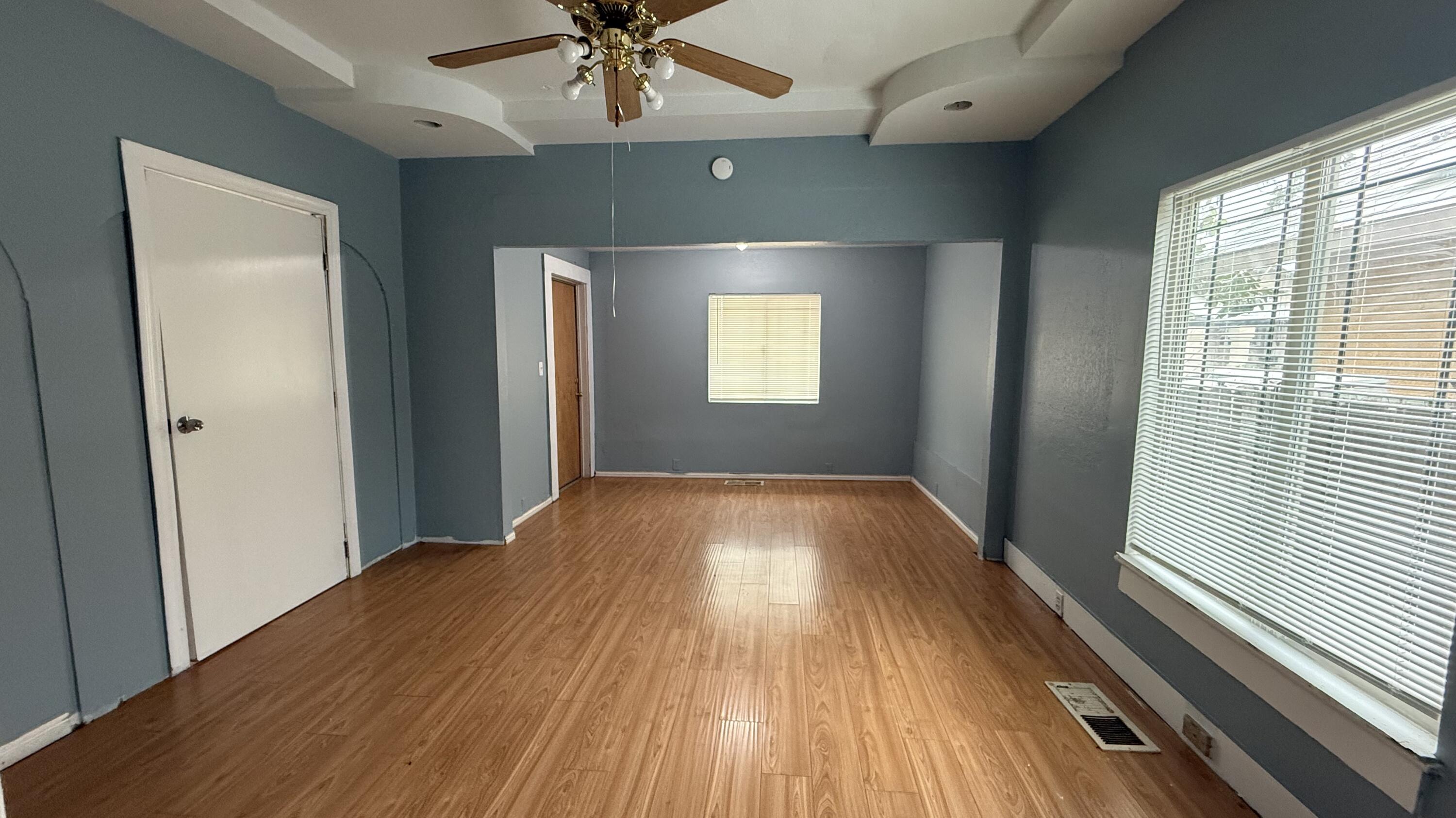 196 S Mirage Ave, Lindsay, CA 93247