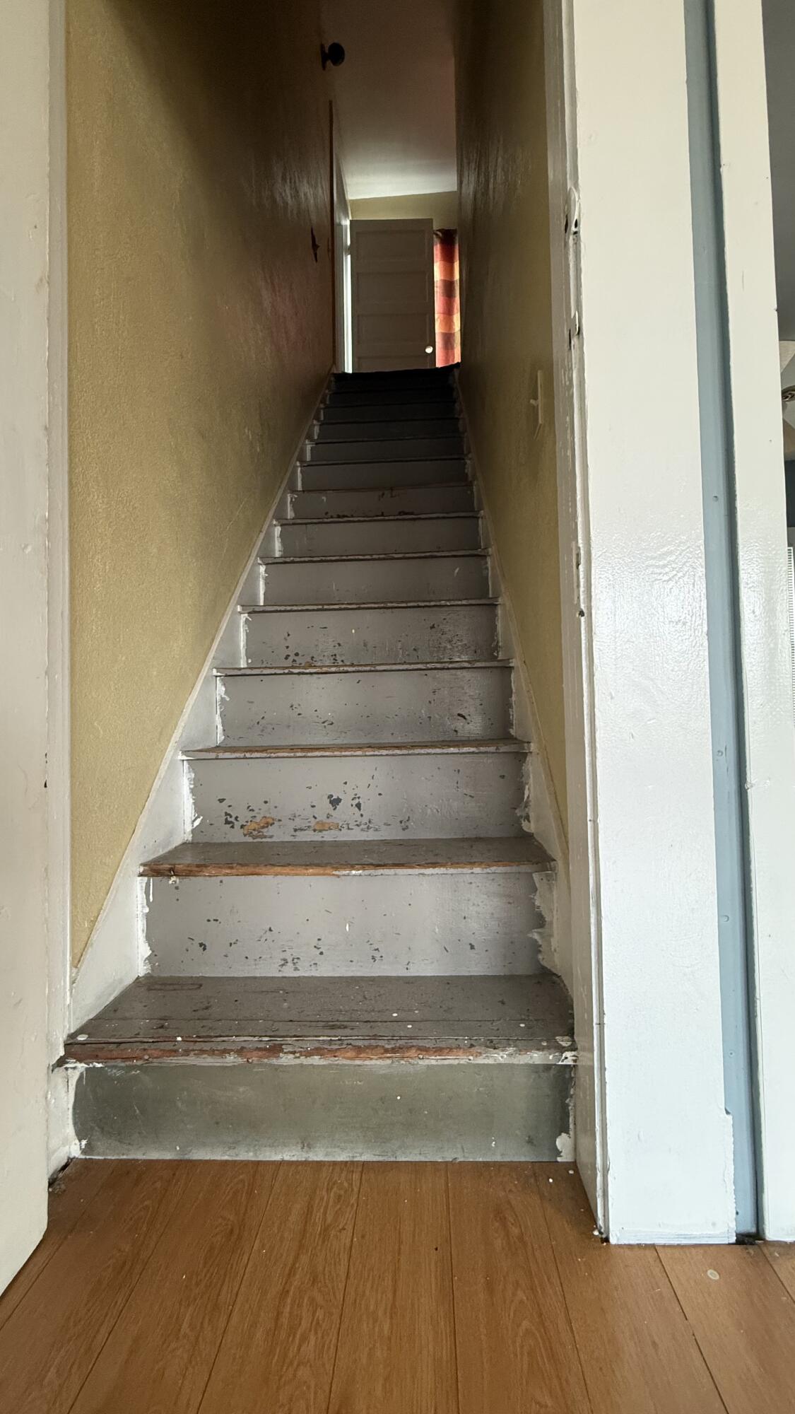 196 S Mirage Ave, Lindsay, CA 93247