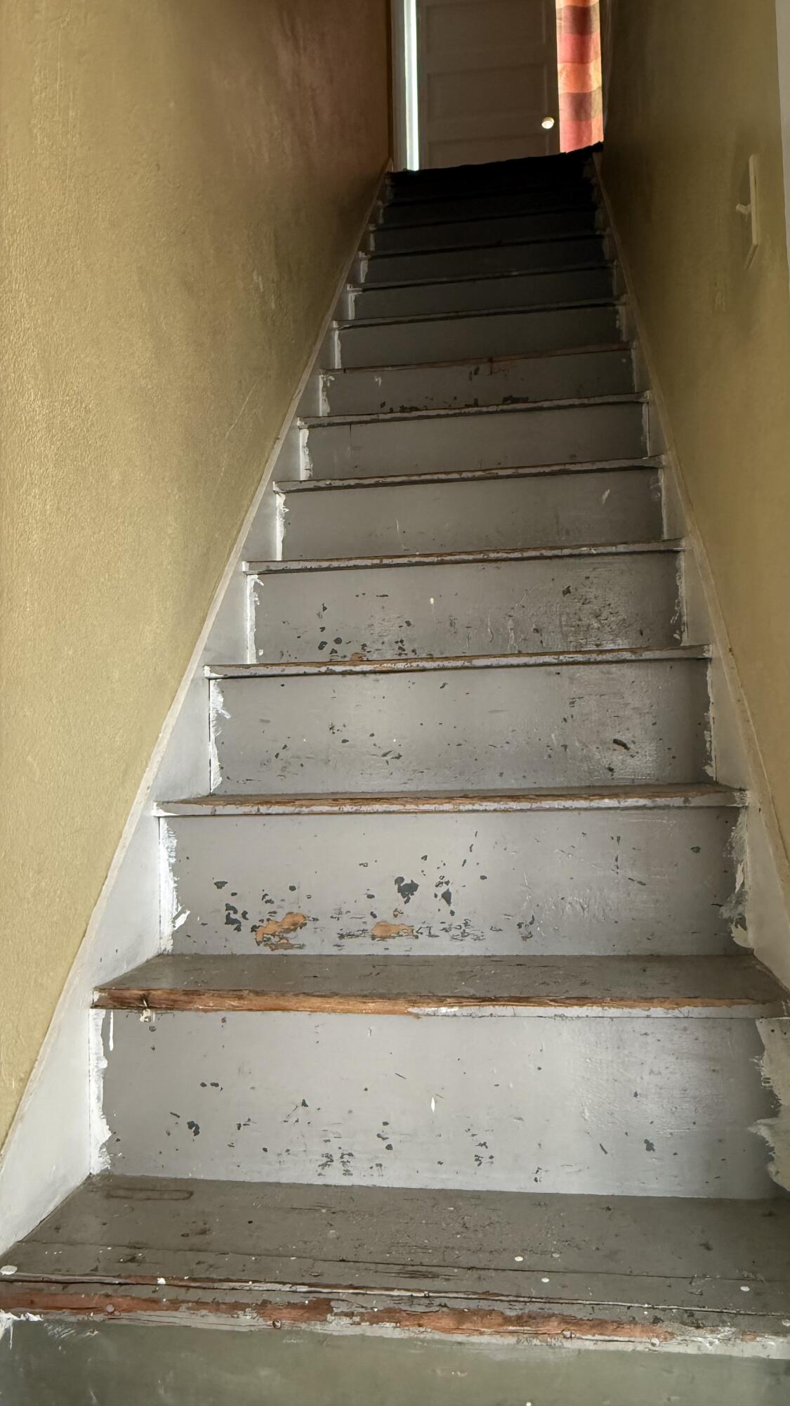 196 S Mirage Ave, Lindsay, CA 93247