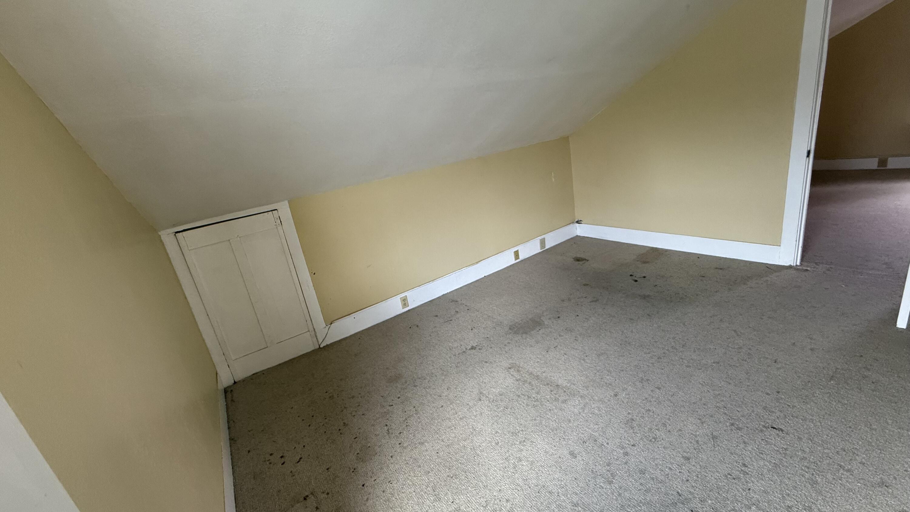 196 S Mirage Ave, Lindsay, CA 93247