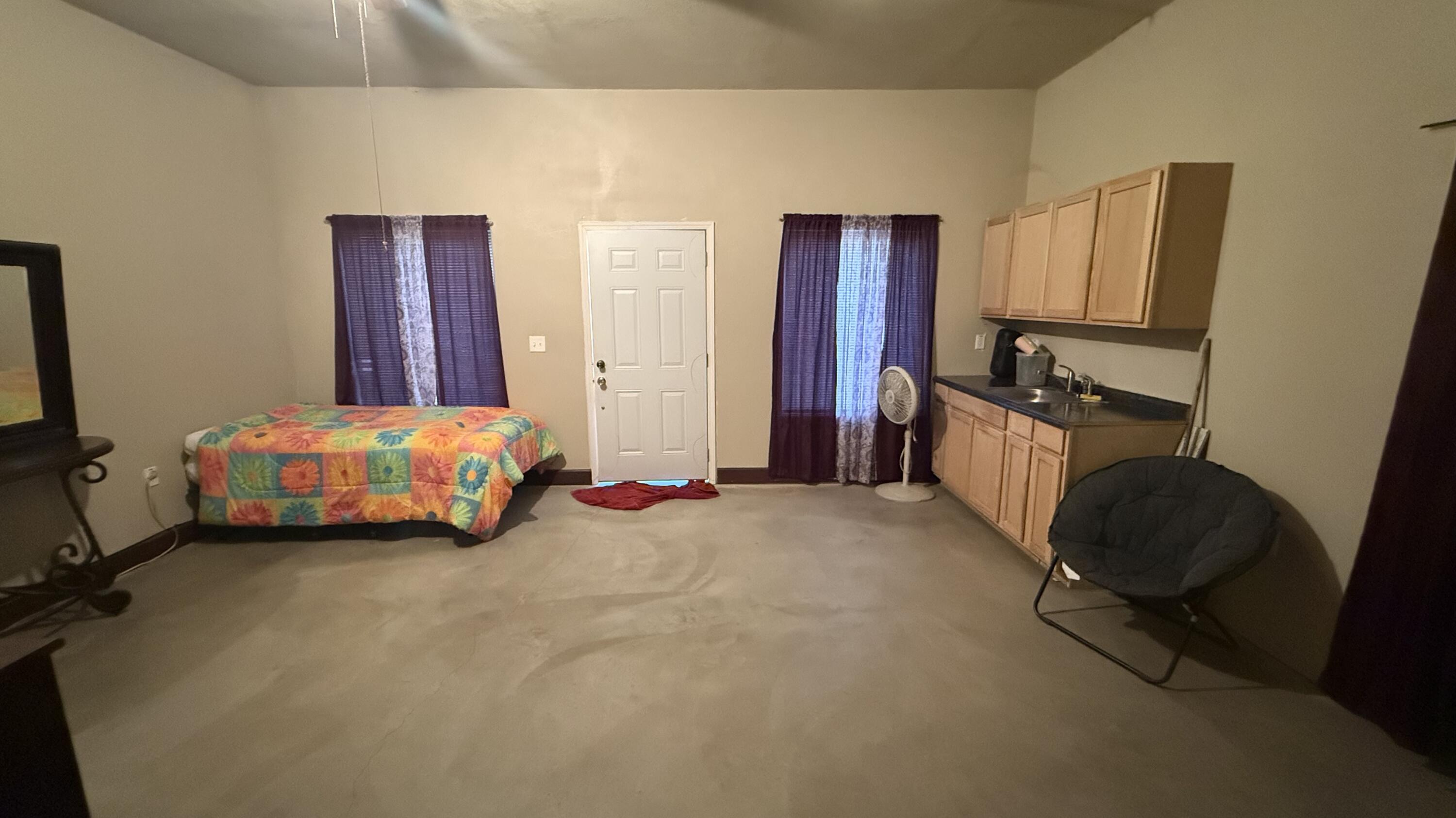 196 S Mirage Ave, Lindsay, CA 93247