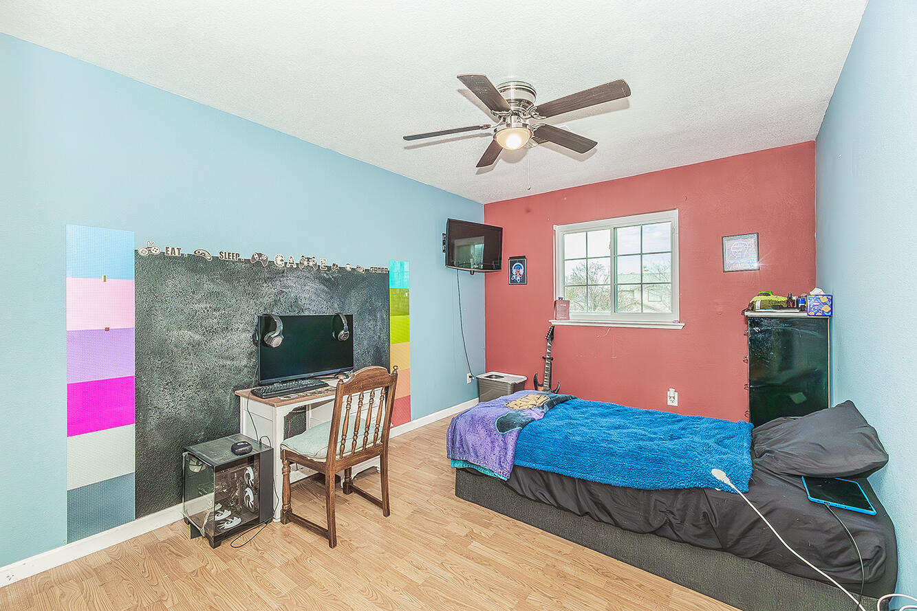 671 Cambria Ln, Lemoore, CA 93245