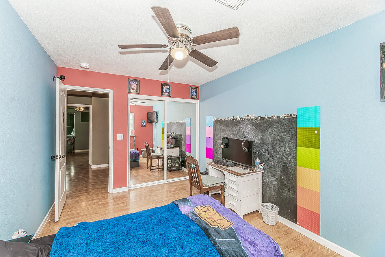 671 Cambria Ln, Lemoore, CA 93245