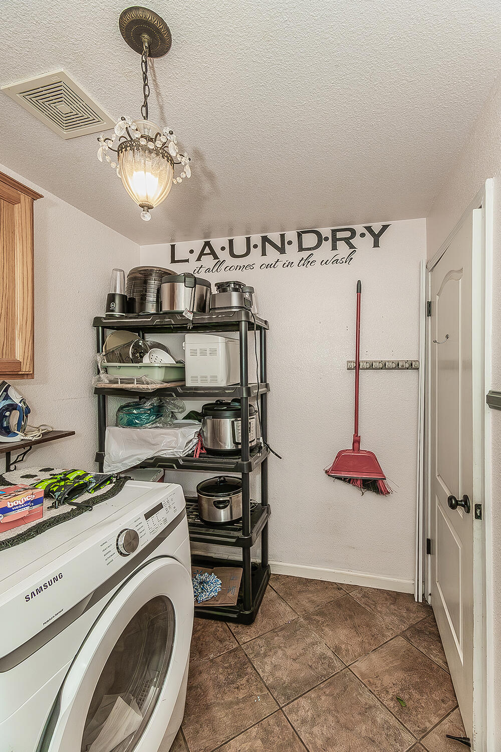 671 Cambria Ln, Lemoore, CA 93245
