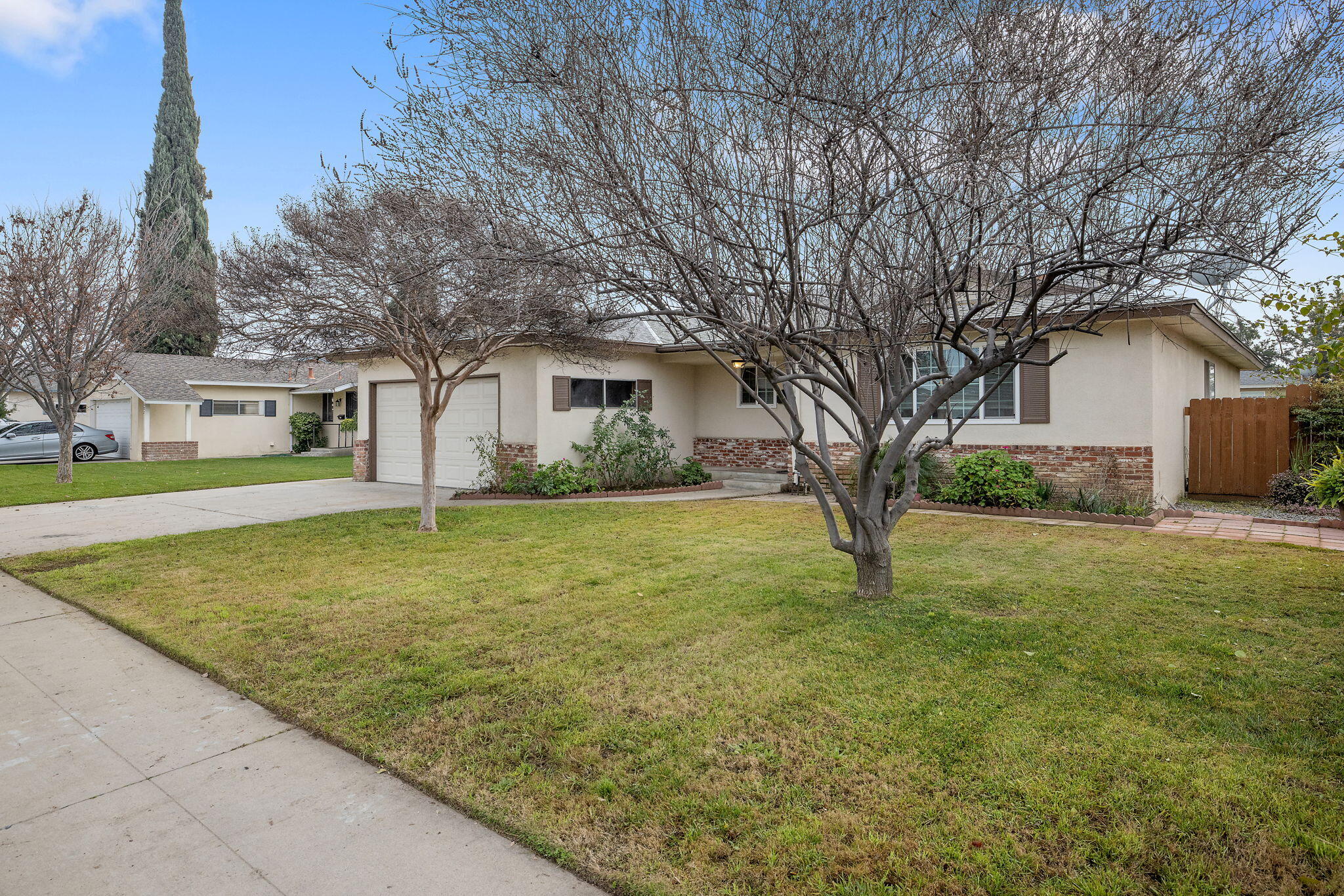 692 W Gettysburg Ave, Clovis, CA 93612