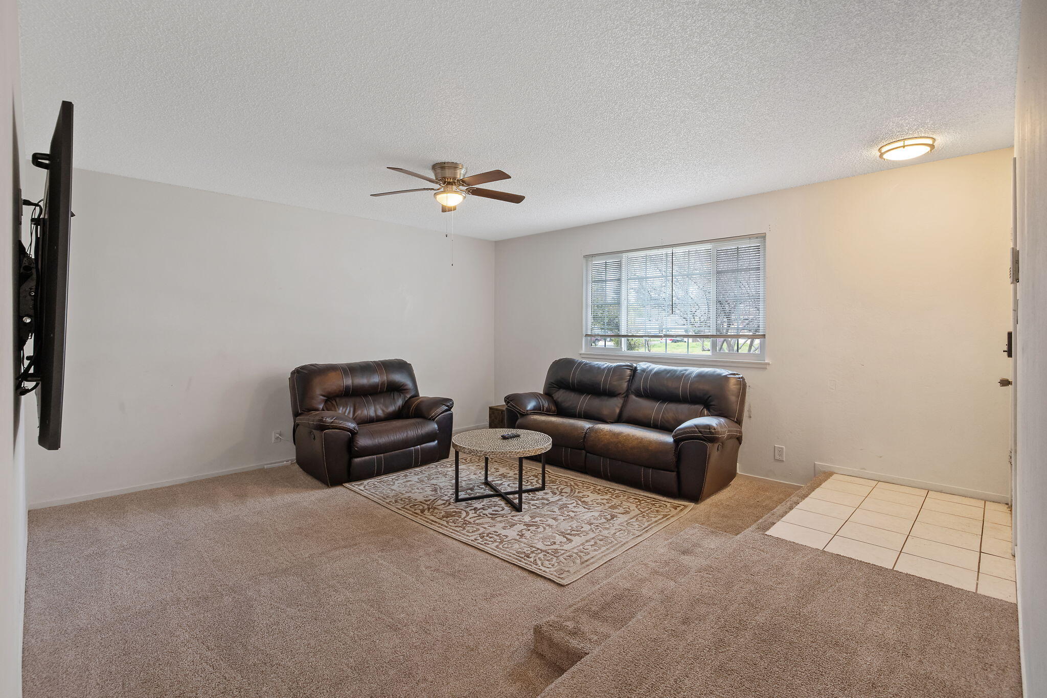 692 W Gettysburg Ave, Clovis, CA 93612