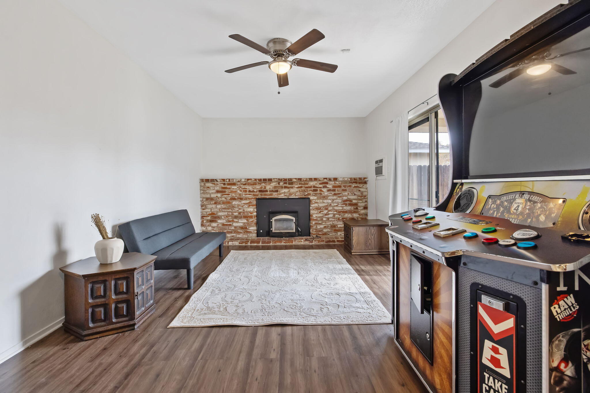 692 W Gettysburg Ave, Clovis, CA 93612