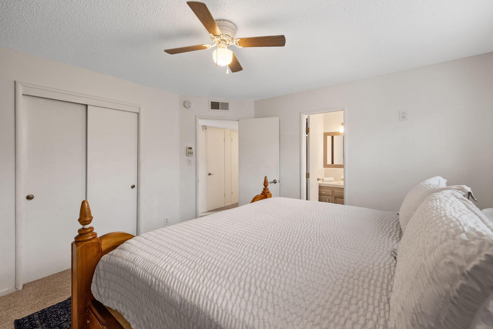 692 W Gettysburg Ave, Clovis, CA 93612