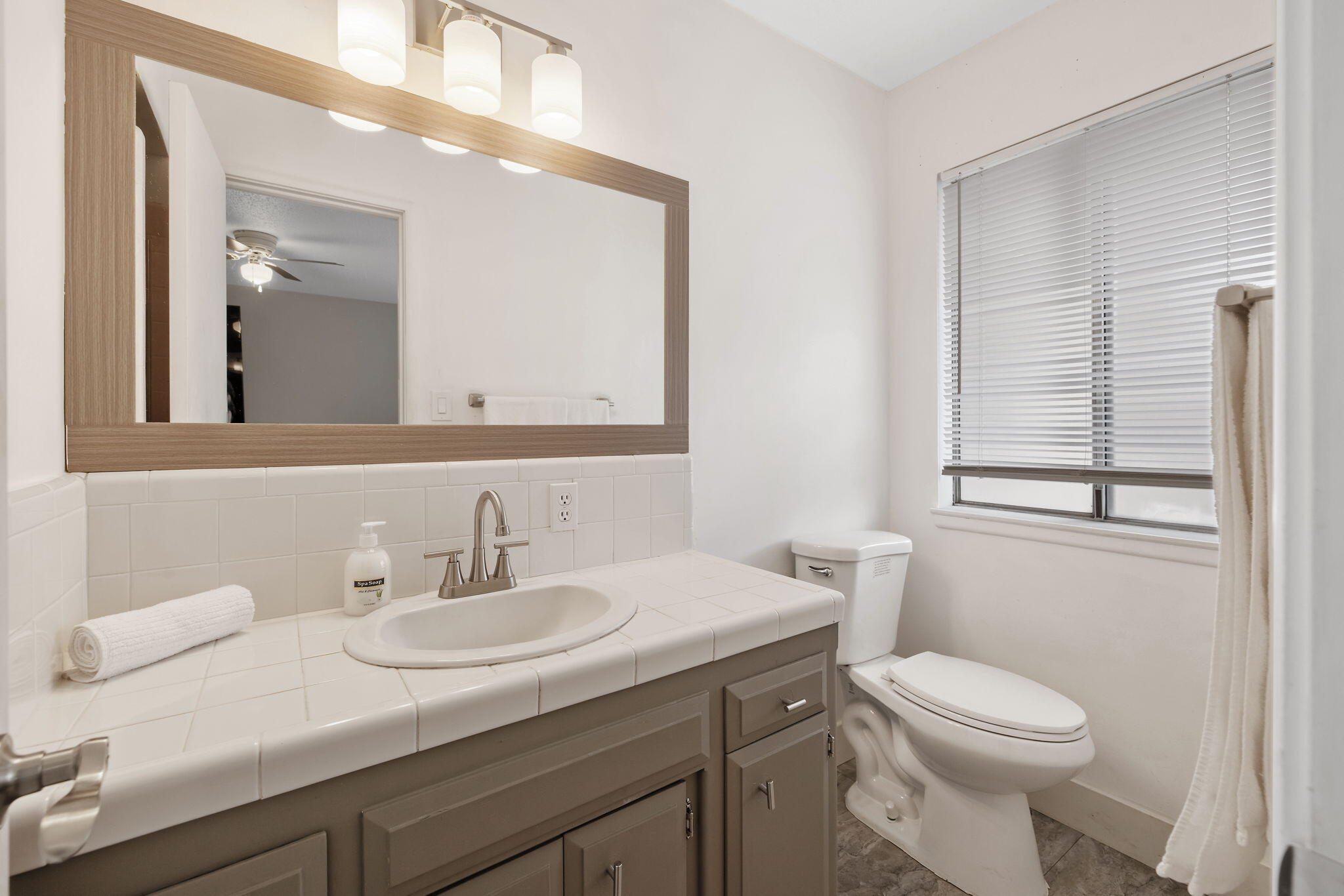 692 W Gettysburg Ave, Clovis, CA 93612