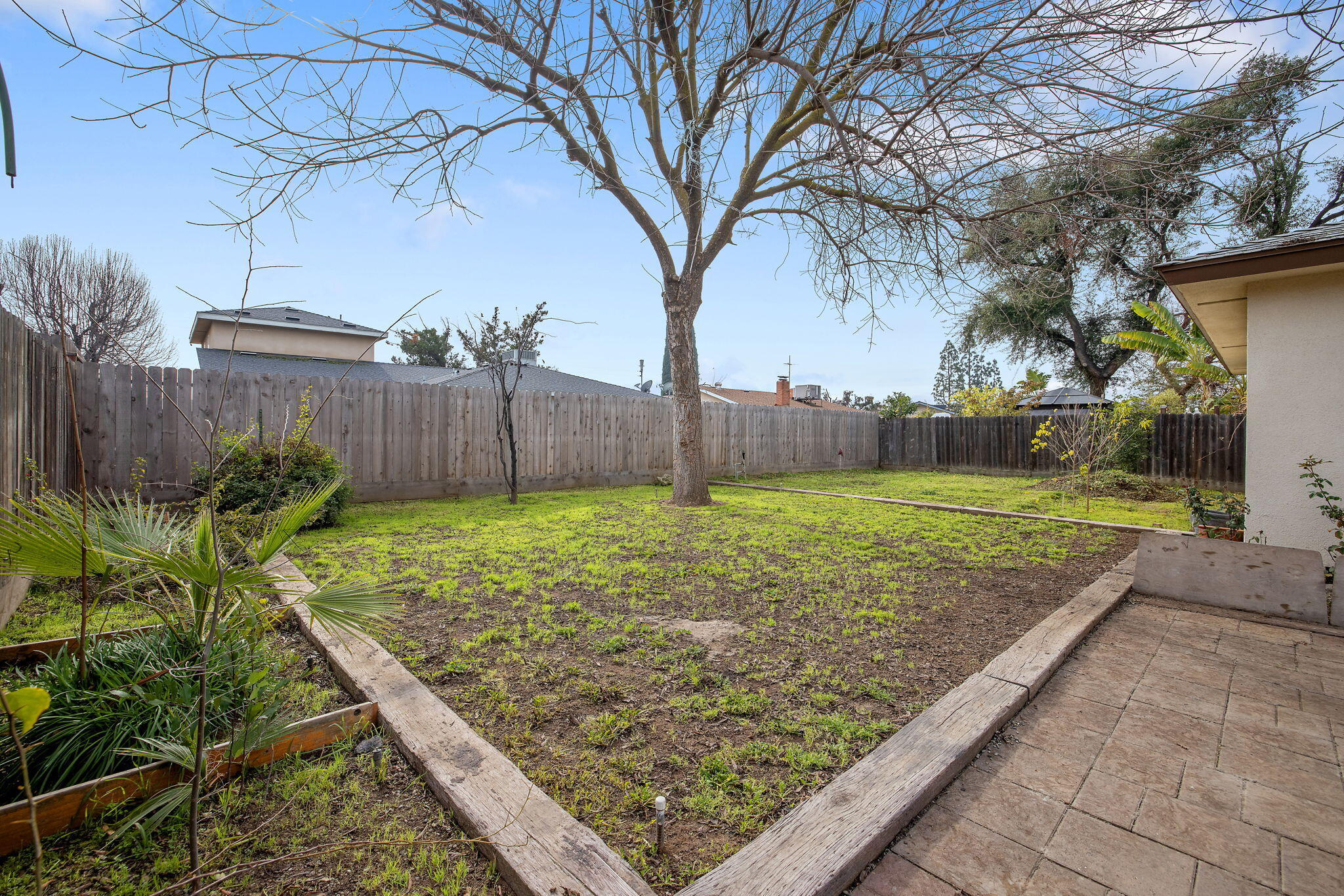 692 W Gettysburg Ave, Clovis, CA 93612