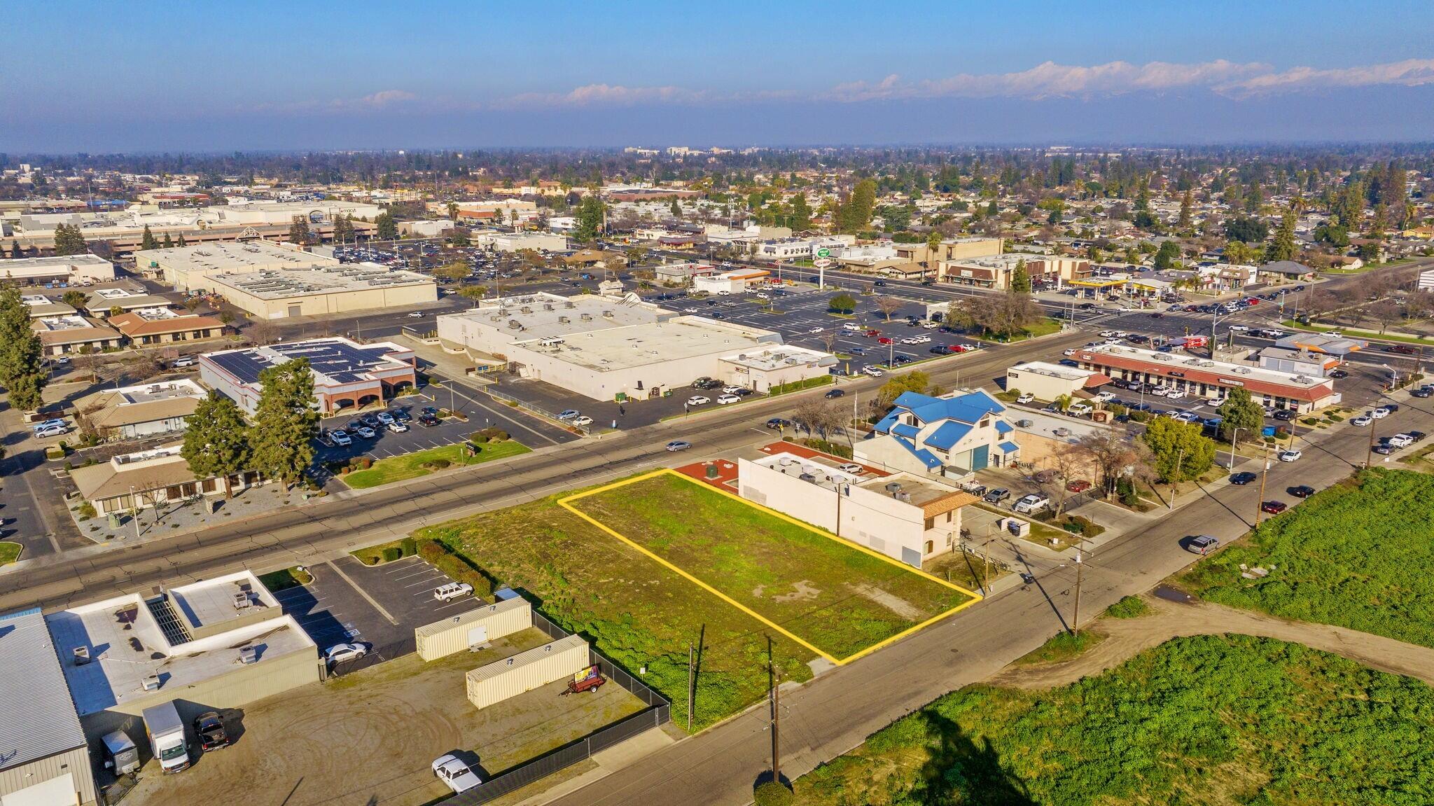 2248 W Monte Vista Ave, Visalia, CA 93277