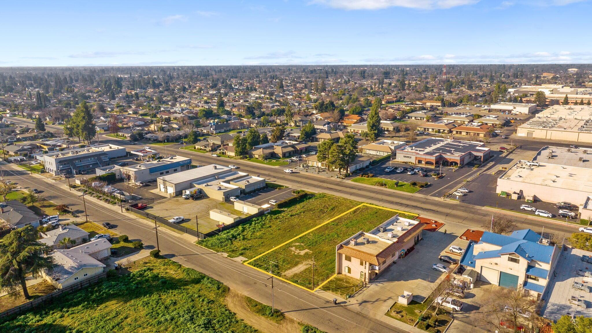 2248 W Monte Vista Ave, Visalia, CA 93277