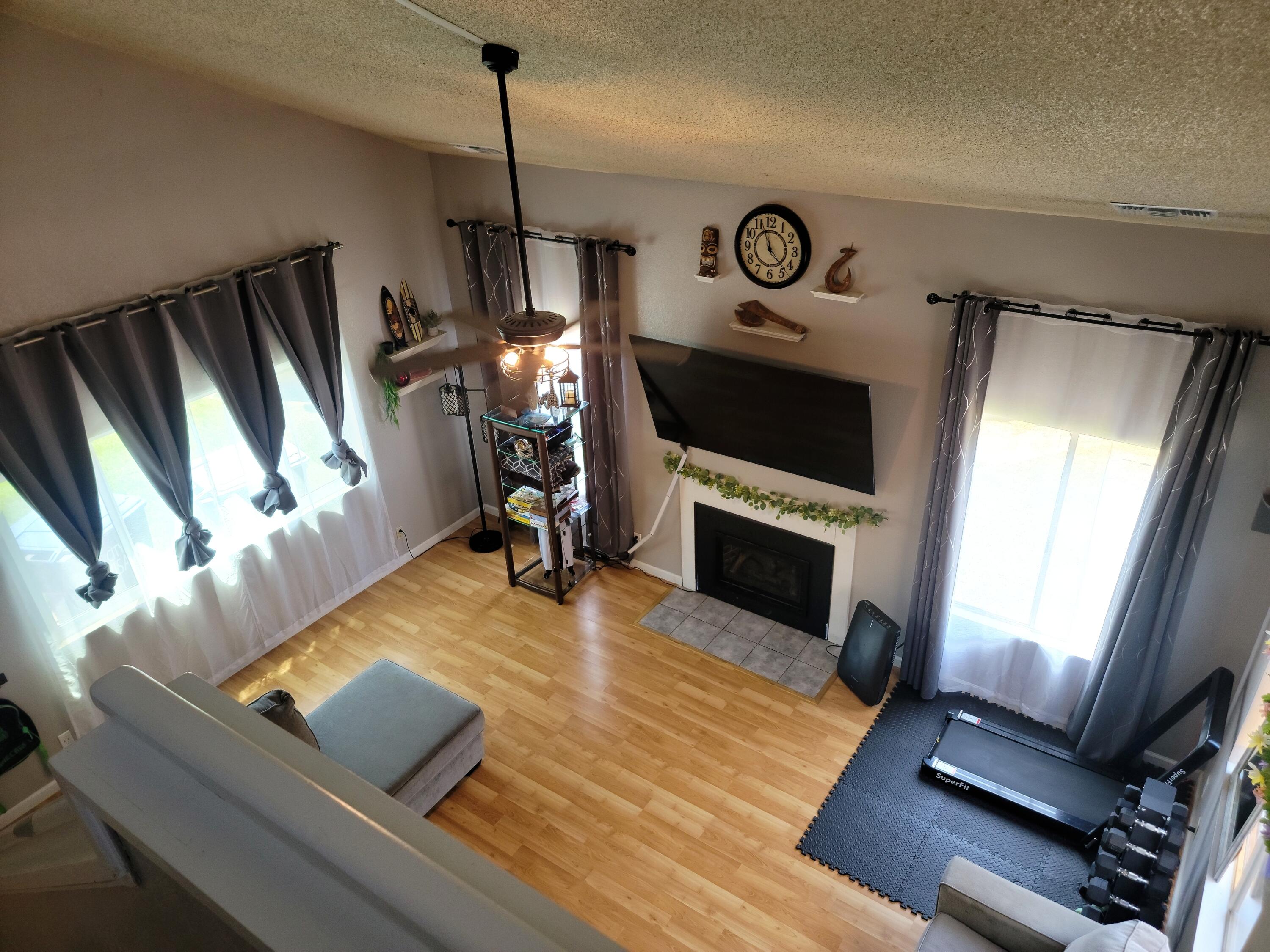 924 E Oakridge Ave, Visalia, CA 93292