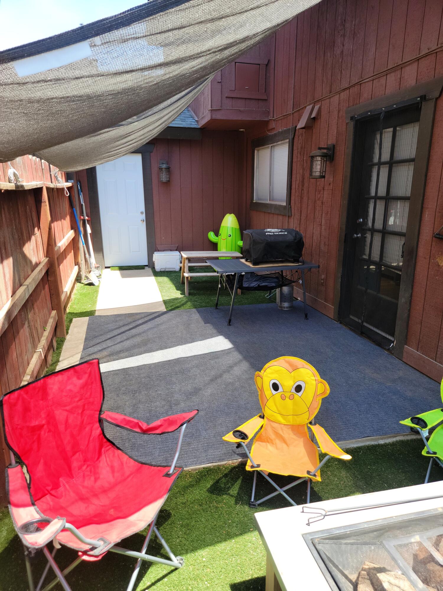 924 E Oakridge Ave, Visalia, CA 93292