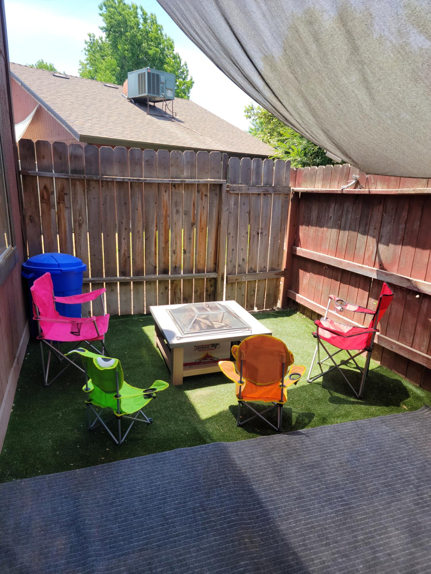 924 E Oakridge Ave, Visalia, CA 93292