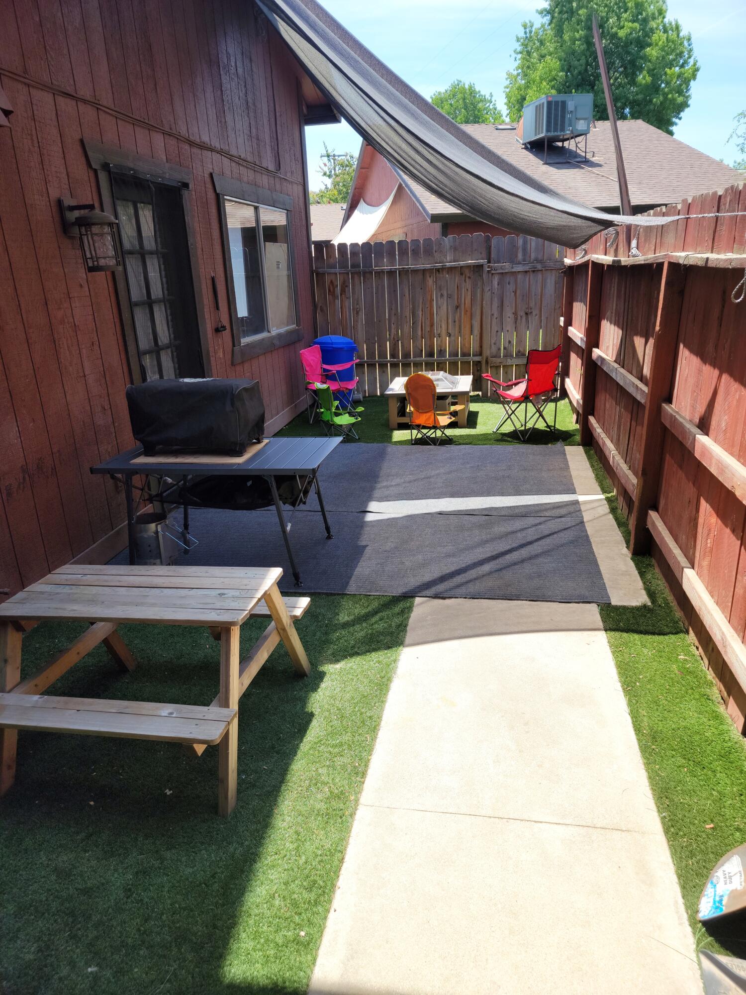 924 E Oakridge Ave, Visalia, CA 93292