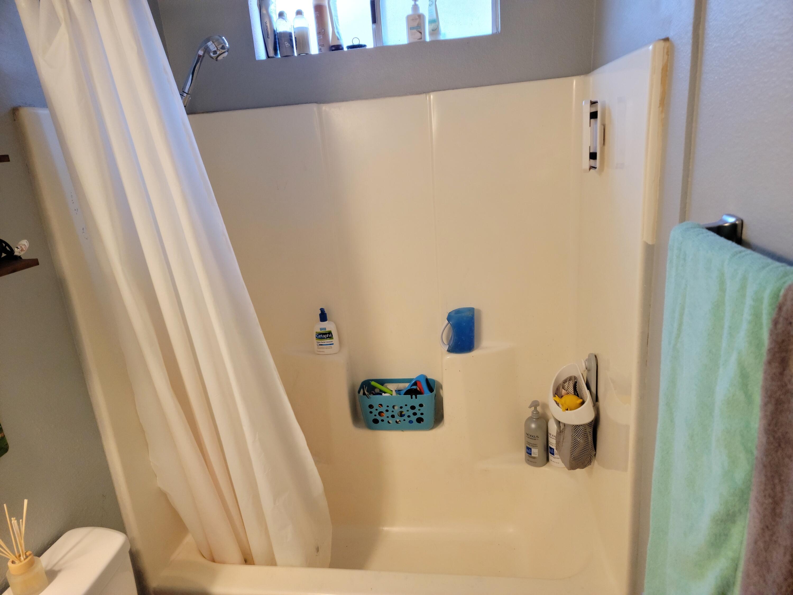 924 E Oakridge Ave, Visalia, CA 93292