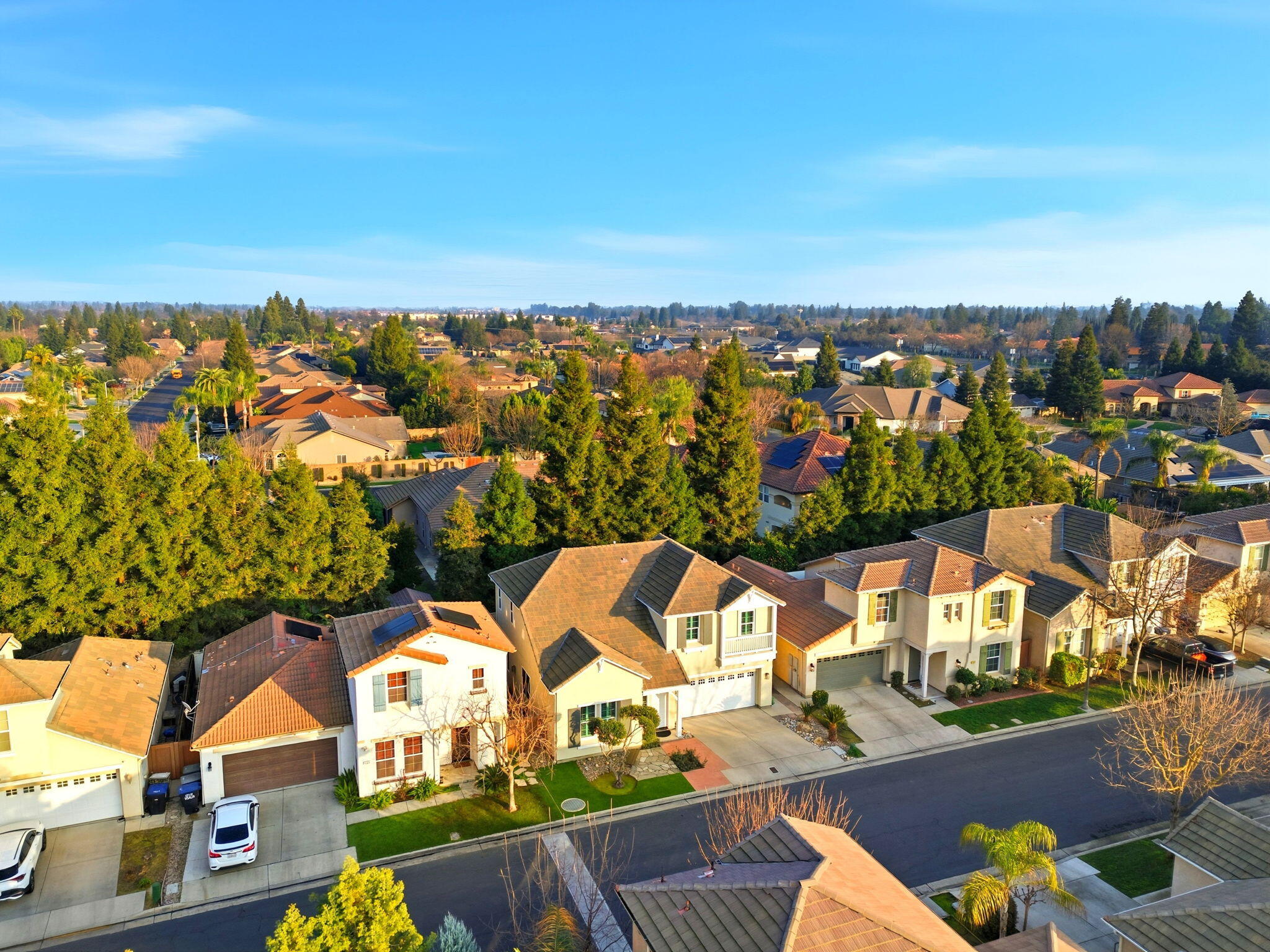 1534 N Pisa St, Visalia, CA 93291