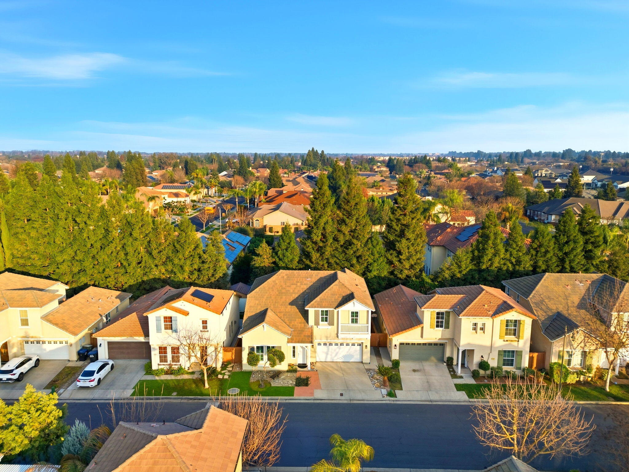 1534 N Pisa St, Visalia, CA 93291