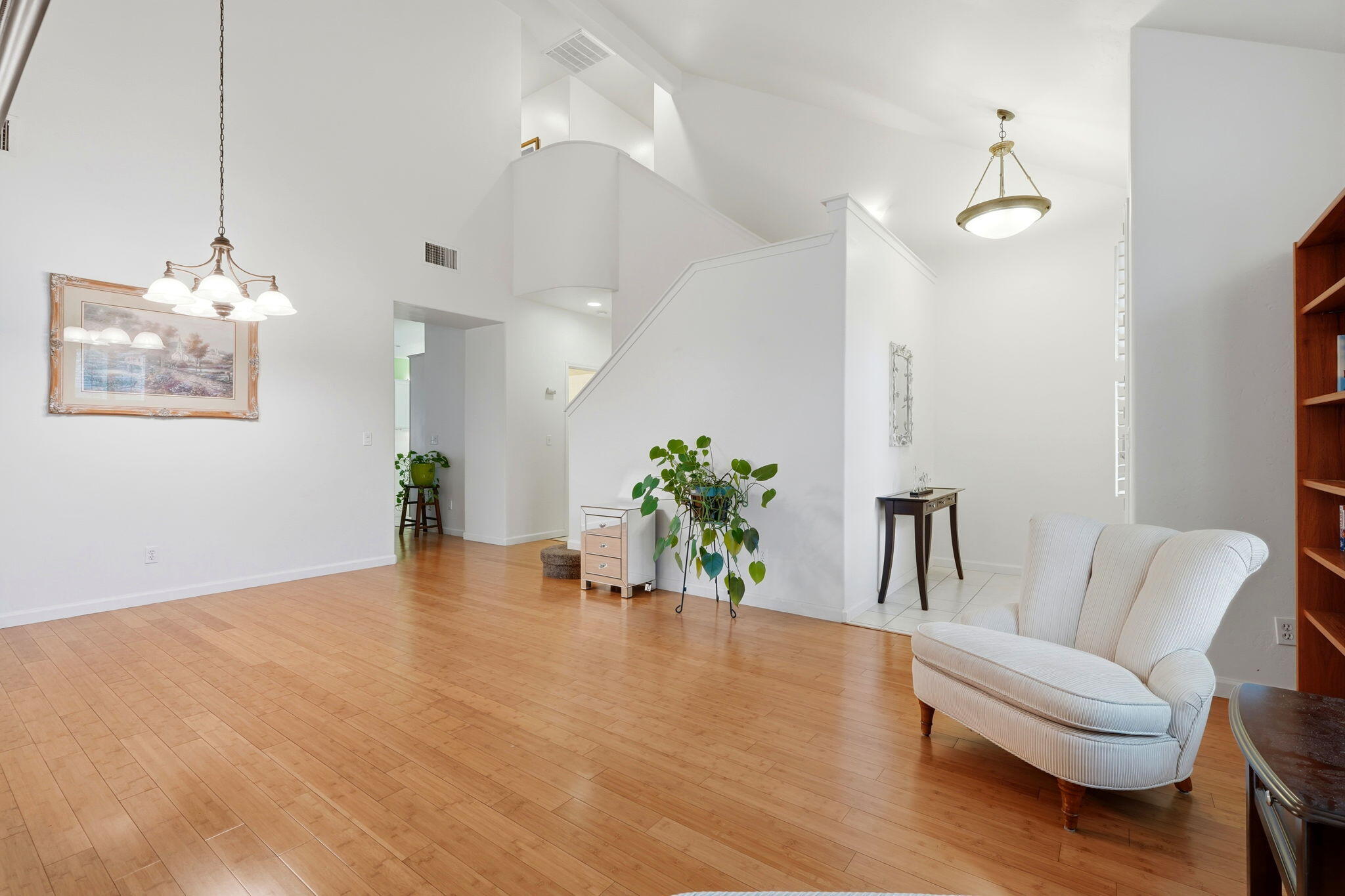 1534 N Pisa St, Visalia, CA 93291