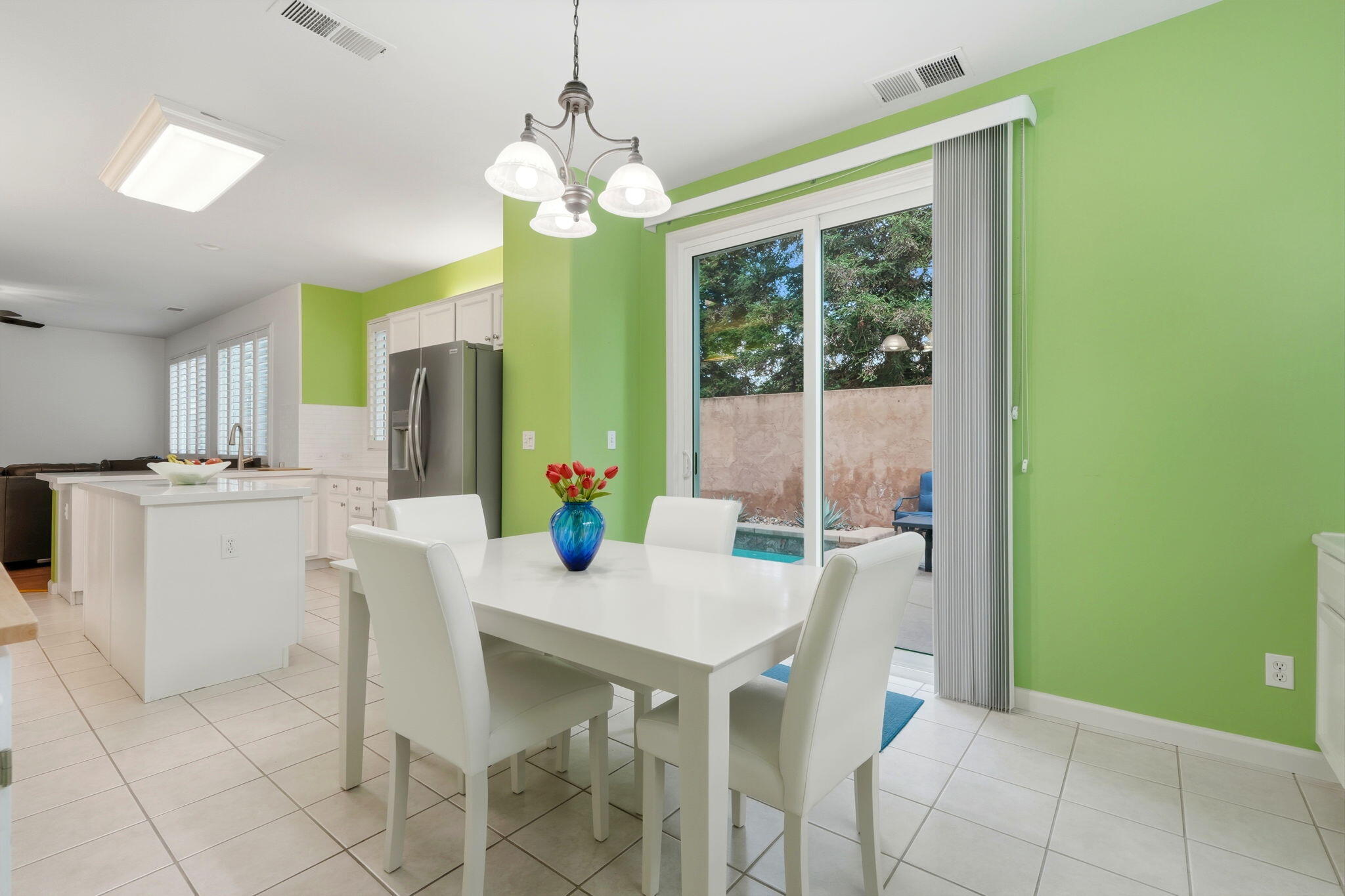 1534 N Pisa St, Visalia, CA 93291