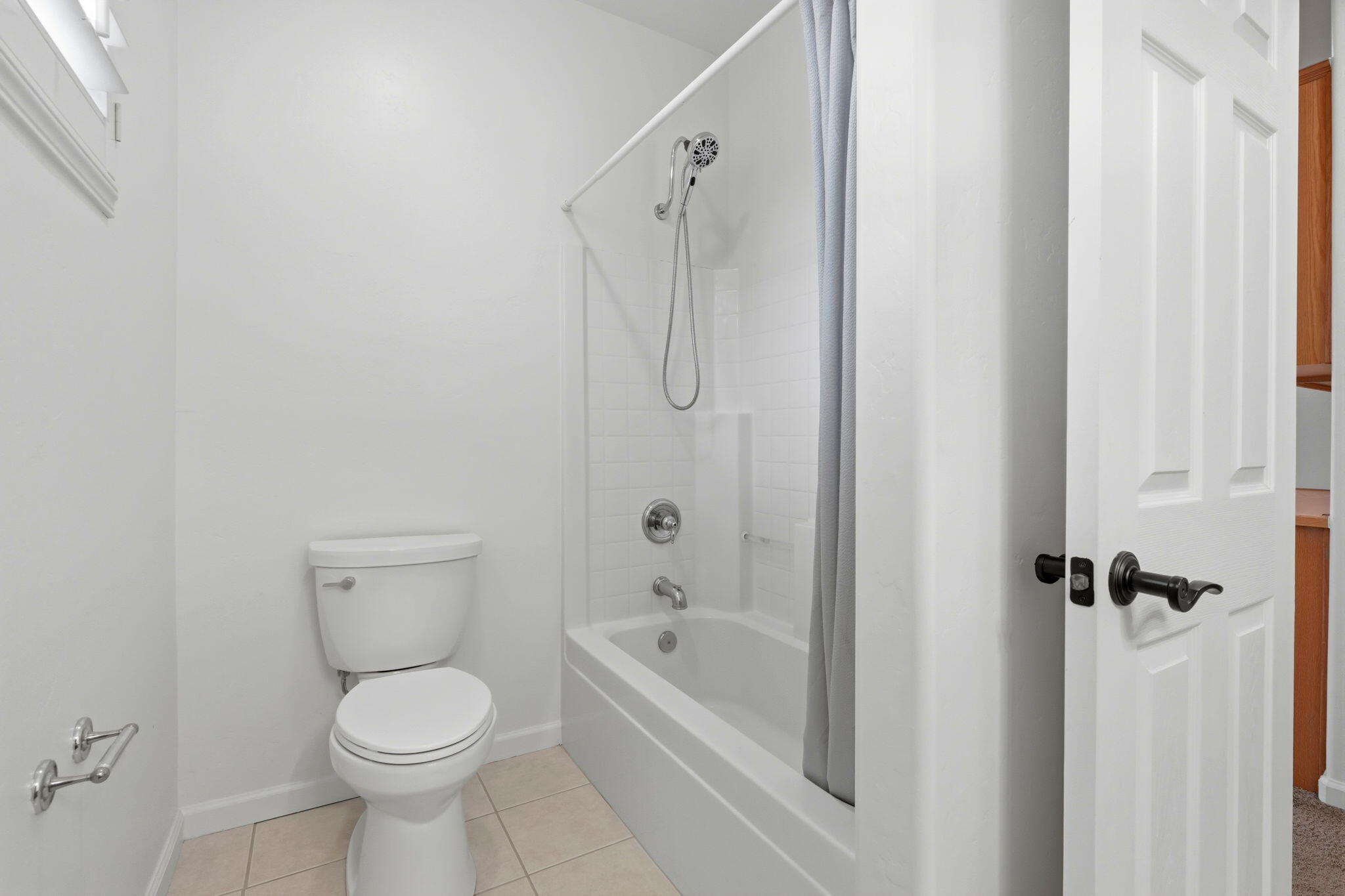 1534 N Pisa St, Visalia, CA 93291