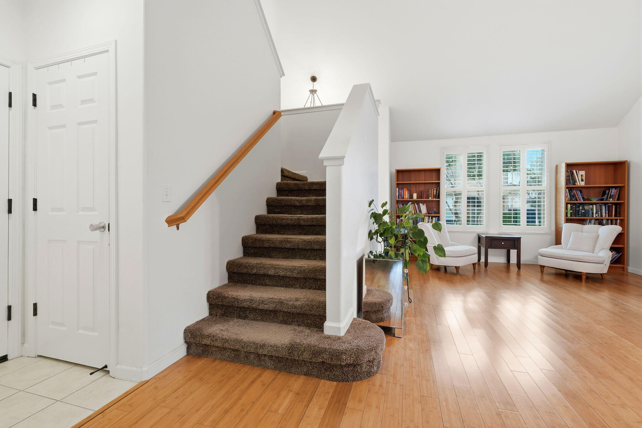 1534 N Pisa St, Visalia, CA 93291