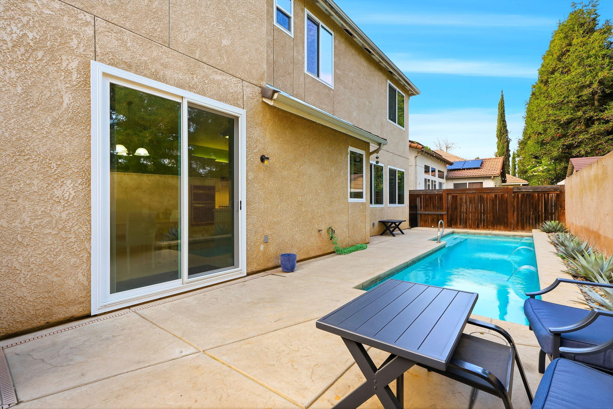 1534 N Pisa St, Visalia, CA 93291