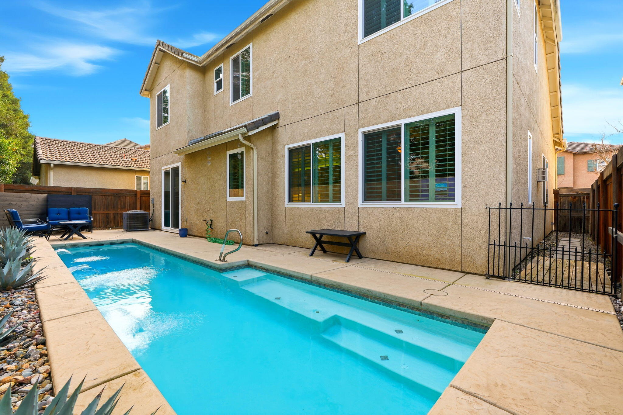 1534 N Pisa St, Visalia, CA 93291