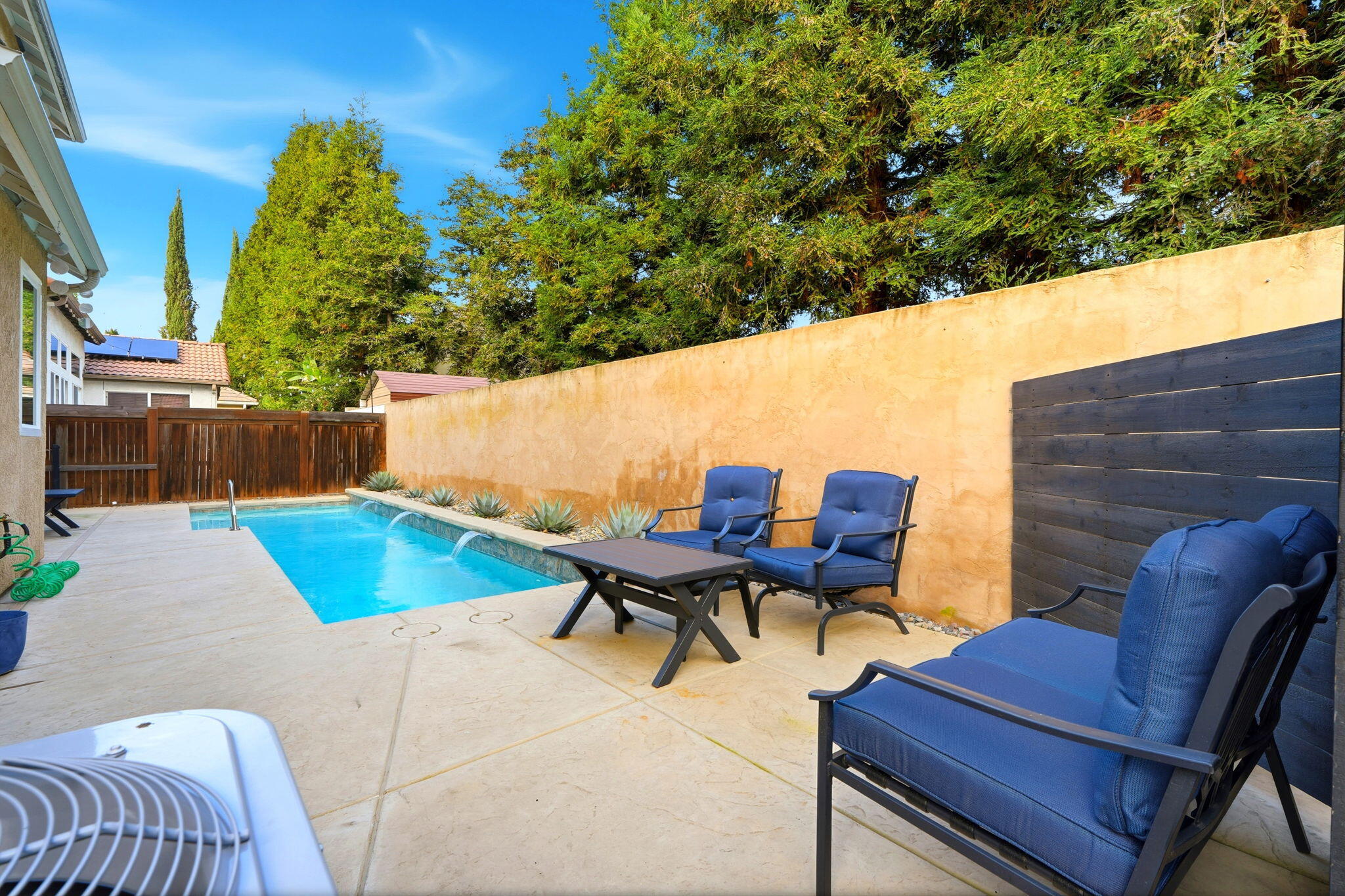 1534 N Pisa St, Visalia, CA 93291