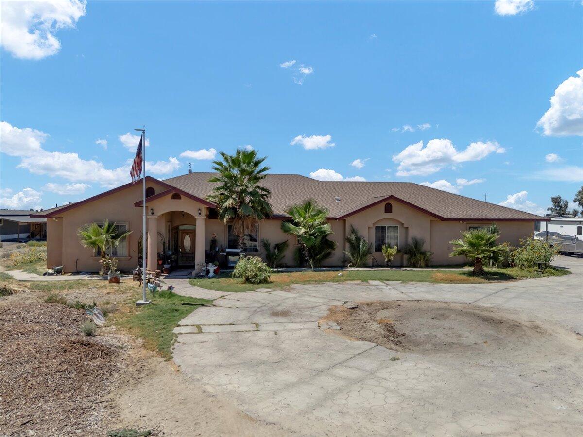15084 18 1/2 Ave, Lemoore, CA 93245