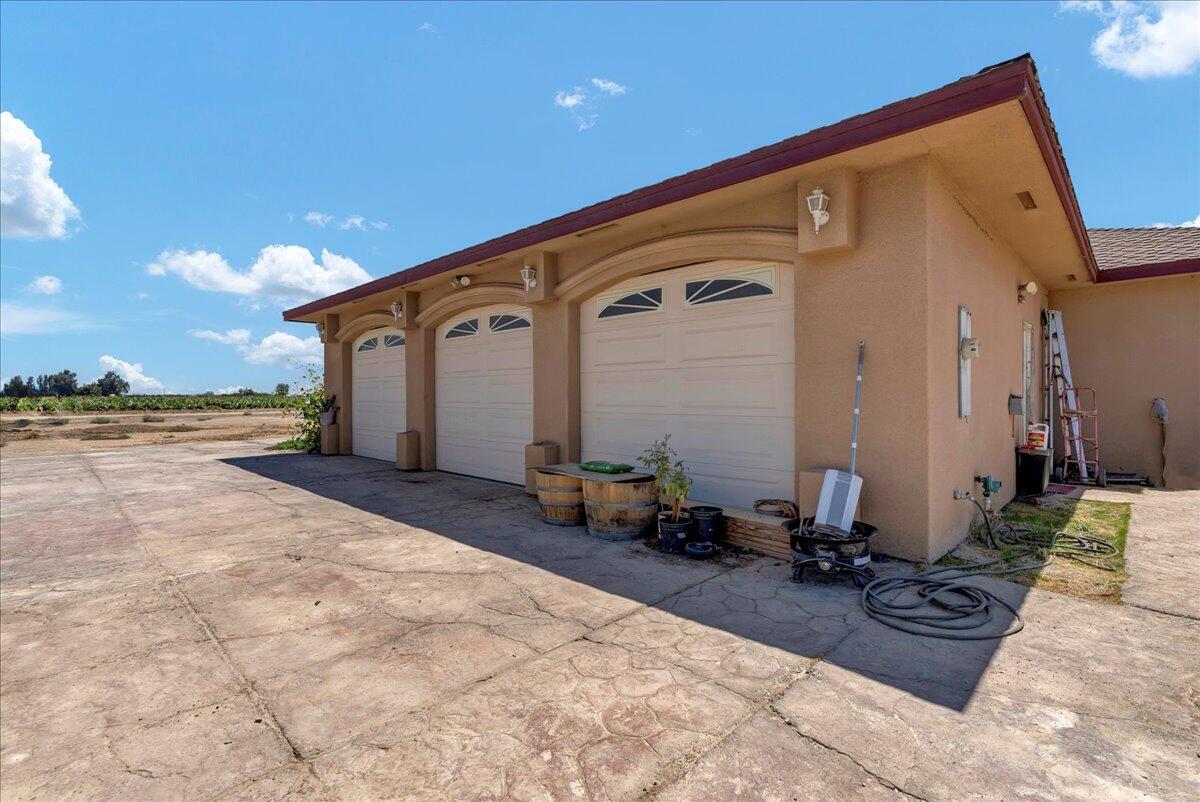 15084 18 1/2 Ave, Lemoore, CA 93245