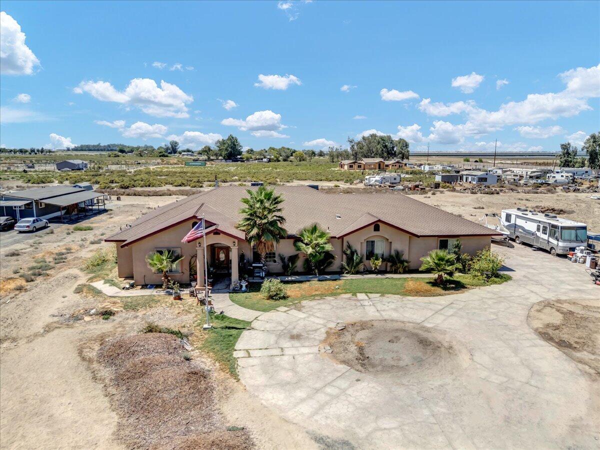15084 18 1/2 Ave, Lemoore, CA 93245