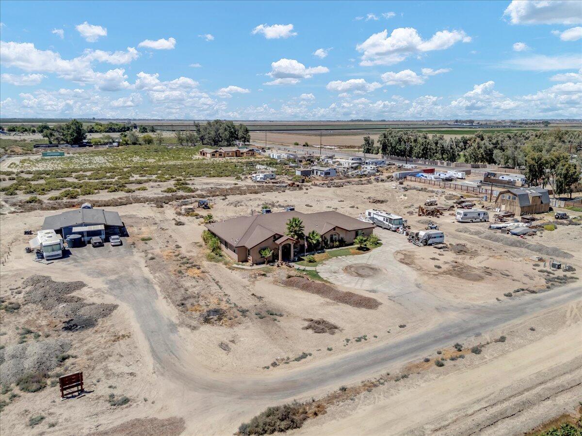 15084 18 1/2 Ave, Lemoore, CA 93245