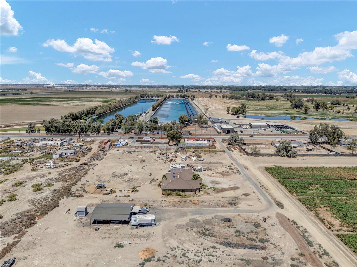 15084 18 1/2 Ave, Lemoore, CA 93245