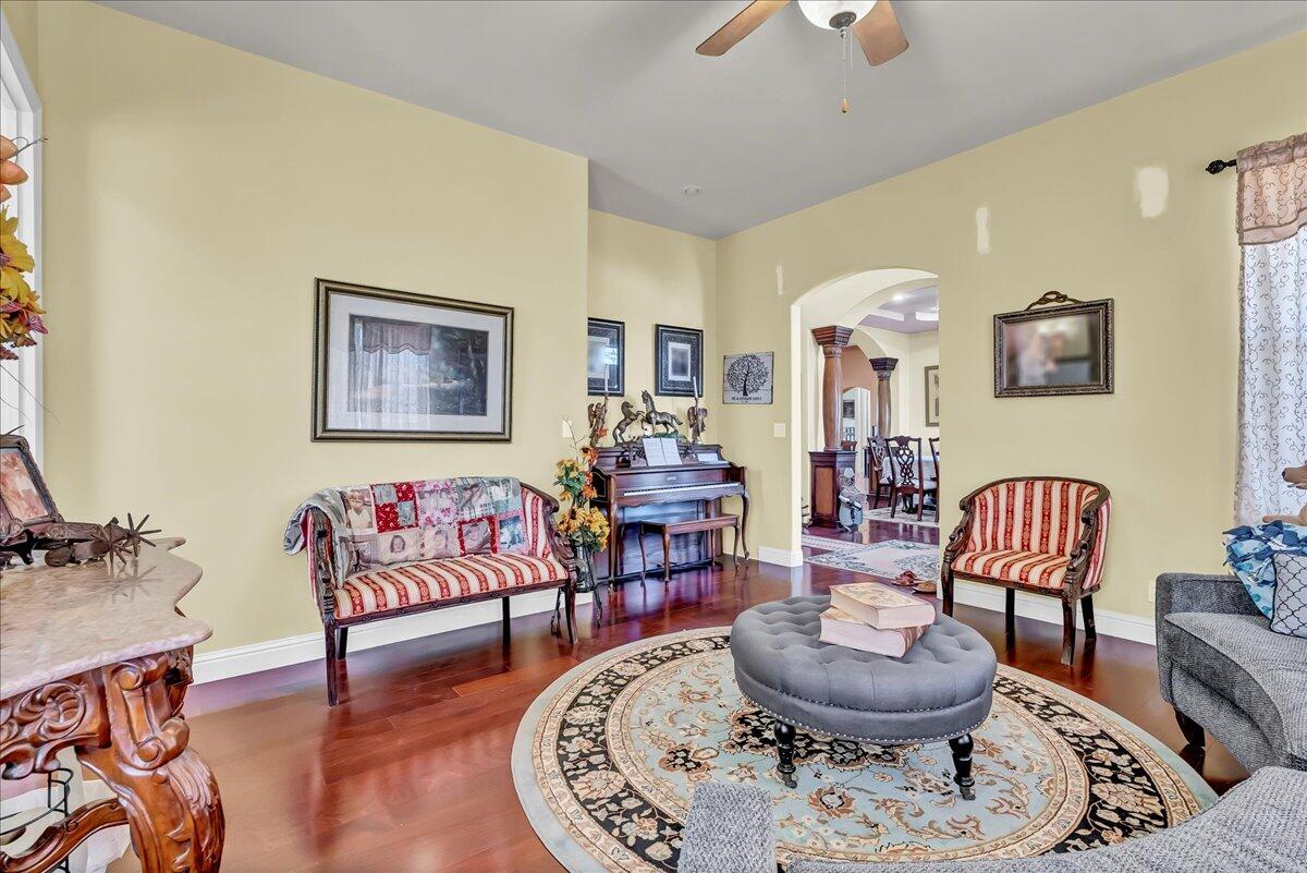 15084 18 1/2 Ave, Lemoore, CA 93245